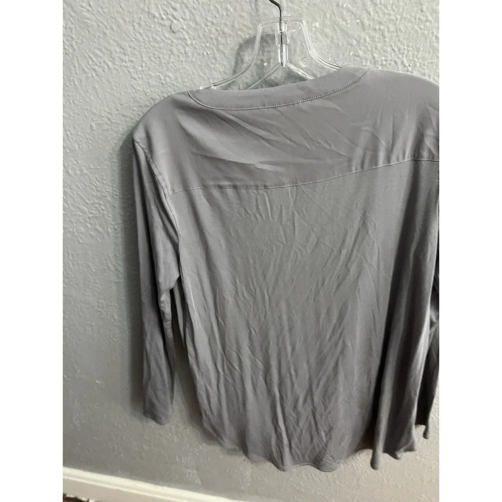 White House Black Market Women's Gray  V‎ Neck Shirt Size Small Long Sleeve